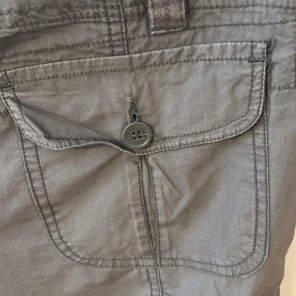 Levi's cotton cargo shorts - Picture 9 of 10
